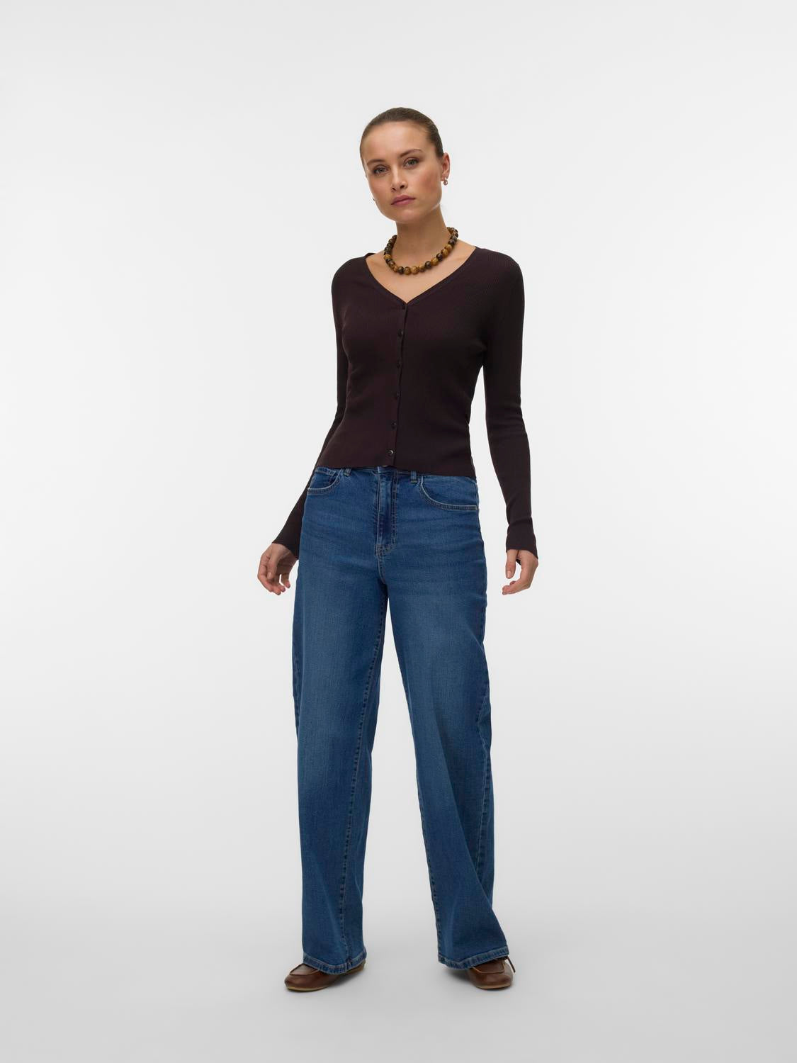 model_shot-front